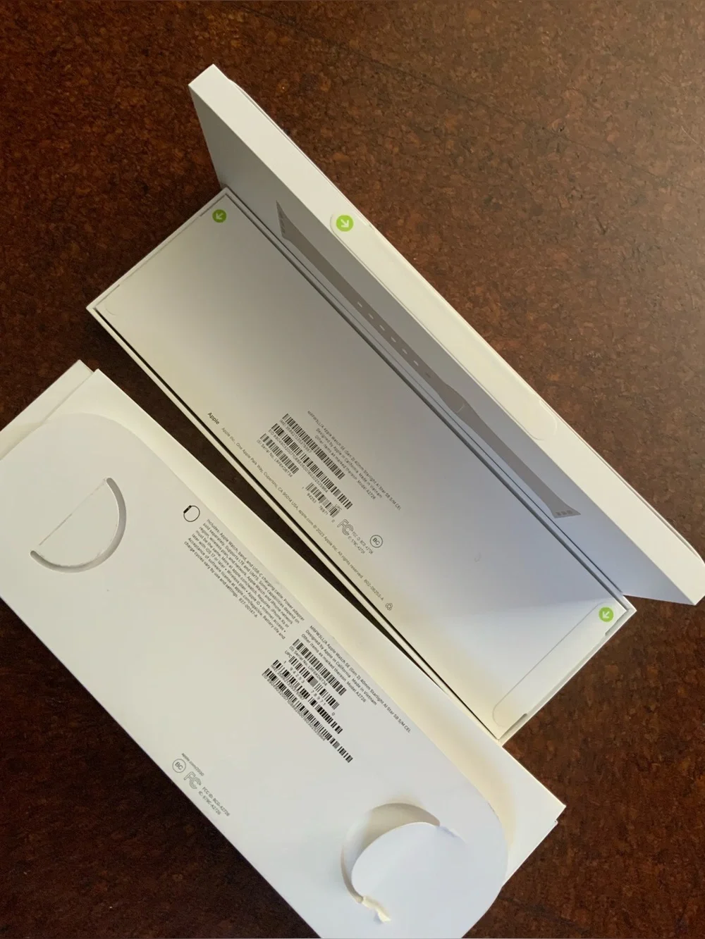 NEW!Apple Watch SE (2nd Gen) GPS + Cellular 40mm with Starlight Sport Band - S/M